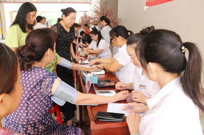 荣怀·及第世家 | 物业便民服务日,暖心服务在身边